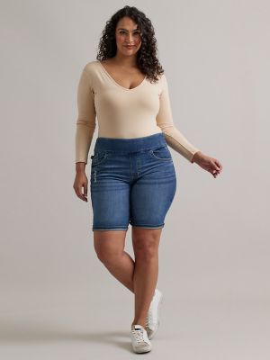 Women's Fever Bermuda Short in Whats Happening alternative view 3