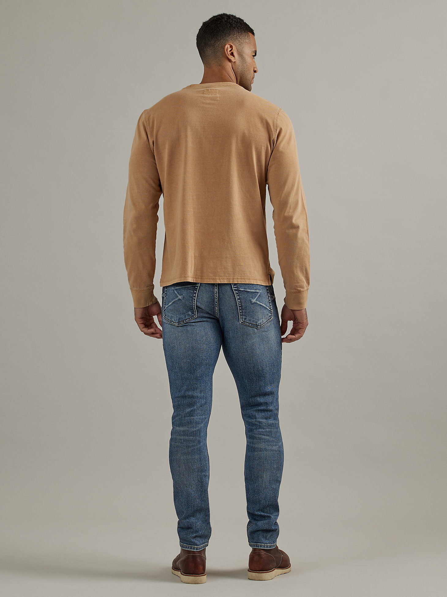 Men's Colburg Slim Fit Straight Jean in Ignition alternative view 1