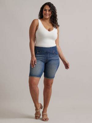 Women's Fever Bermuda Short in Symptomatic alternative view 3